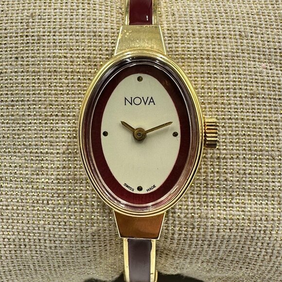 Vintage Nova Watch Women Gold Tone Maroon Bangle Band Manual Wind 6.5 inch main image 10
